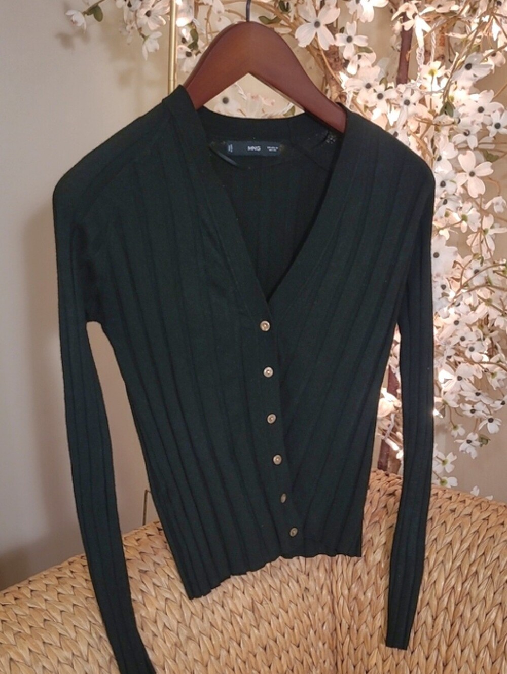 Black Ribbed Lightweight Sweater/Knit Top